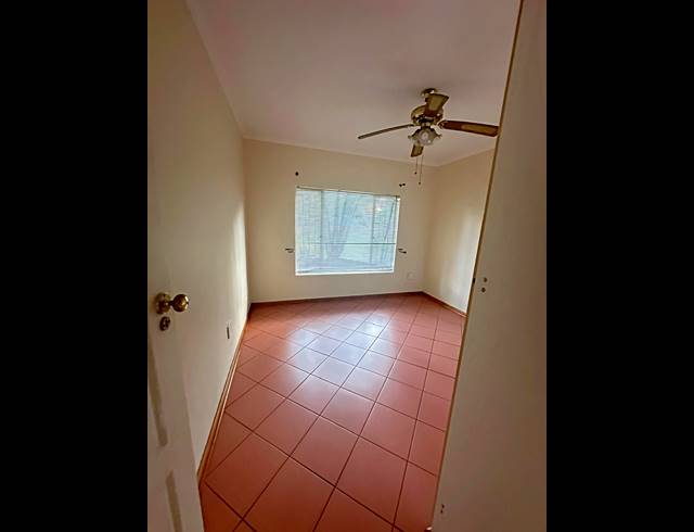 5 BEDROOM FREESTANDING TO LET IN BEN FLEUR